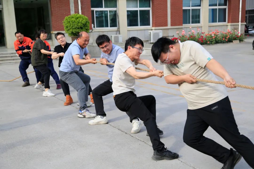 上海山美股份2025春季運(yùn)動(dòng)會(huì)火熱啟幕！拔河、籃球預(yù)賽燃情開戰(zhàn)